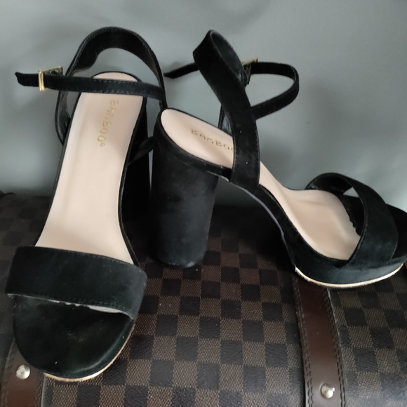 Shoes - Picture 2 of 3